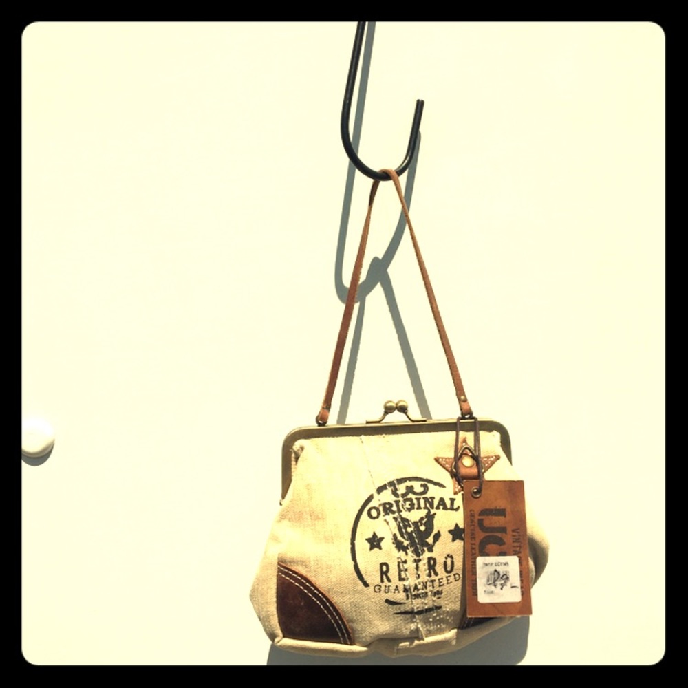 Ladies clutch handbag